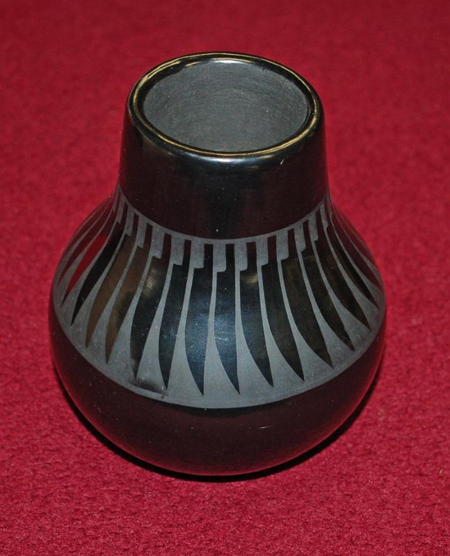 Pot with Feather Motif