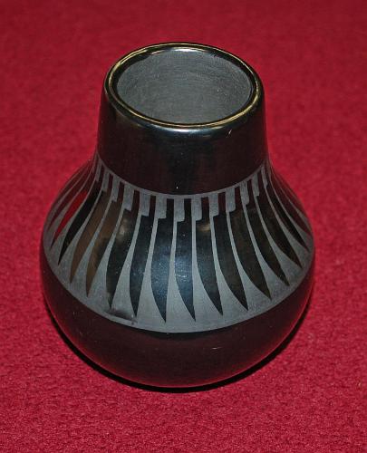 Pot with Feather Motif